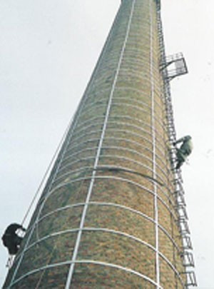 30米烟囱拆除施工